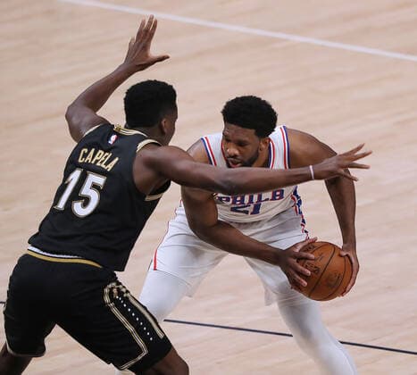 June 14, 2021, Atlanta, GA, USA: Atlanta Hawks center Clint Capela defends against Philadelphia 76ers center Joel Embiid in game 4 of their NBA, Basketball Herren, USA Eastern Conference semifinals series on Monday, June 14, 2021, in Atlanta. Atlanta USA - ZUMAm67_ 0121512619st Copyright: xCurtisxComptonx