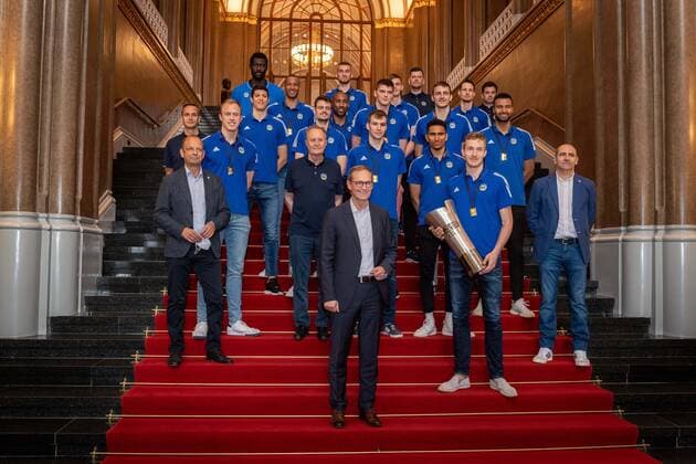 Basketball Berlin 15.06.2021 Der Deutsche Meister 2021, Alba Berlin, zu gast beim Regierenden Bürgermeister von Berlin, Michael Müller in Roten Rathaus Empfang der Mannschaft