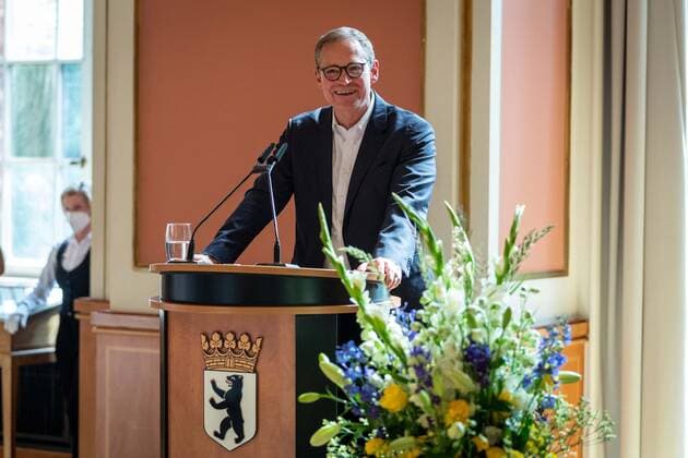Basketball Berlin 15.06.2021 Der Deutsche Meister 2021, Alba Berlin, zu gast beim Regierenden Bürgermeister von Berlin, Michael Müller in Roten Rathaus Empfang der Mannschaft Michael Müller