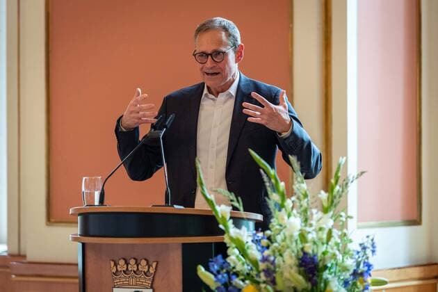 Basketball Berlin 15.06.2021 Der Deutsche Meister 2021, Alba Berlin, zu gast beim Regierenden Bürgermeister von Berlin, Michael Müller in Roten Rathaus Empfang der Mannschaft Michael Müller
