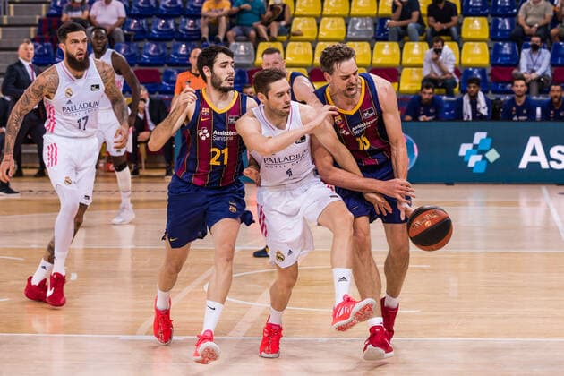 June 15, 2021, Barcelona, Barcelona, Spain: Pau Gasol of FC Barcelona, Barca fights with Fabien Causeur of Real Madrid and Alex Abrines of Fc Barcelona during the Liga Endesa ACB Playoff final game 2 match between Fc Barcelona and Real Madrid at Palau Blaugrana on June 15, 2021 in Barcelona, Spain. Barcelona Spain - ZUMAa181 20210615_zaa_a181_260 Copyright: xJavierxBorregox