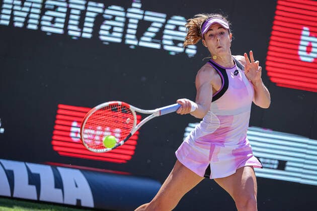 Im Bild: AlizÃ CORNET (FRA) bett1open 2021 WTA, Tennis Damen 500), Berlin, LTTC Rot-Weiß - Steffi-Graf-Stadion, 16.06.2021,