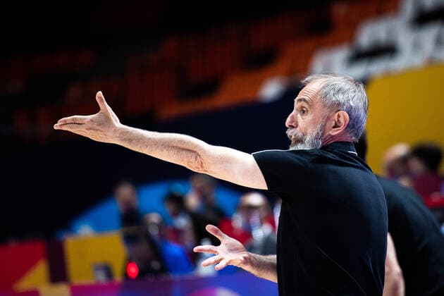 210617 Head coach Marco Crespi of Sweden during of the FIBA Women s Eurobasket match between Sweden and Slovakia on June 17, 2021 in Valencia. Photo: Maxim ThorÃ BILDBYRAN kod MT MT0187 basket basketball national team, Nationalteam fiba women s eurobasket basket-em sverige sweden slovakien slovakia dam bbeng dag 1 day 1 Copyright: MAXIMxTHORE BB210617MT032