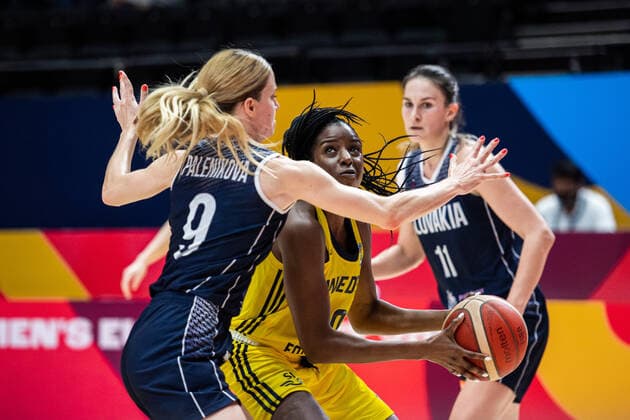 210617 Binta Drammeh of Sweden during of the FIBA Women s Eurobasket match between Sweden and Slovakia on June 17, 2021 in Valencia. Photo: Maxim ThorÃ BILDBYRAN kod MT MT0187 basket basketball national team, Nationalteam fiba women s eurobasket basket-em sverige sweden slovakien slovakia dam bbeng dag 1 day 1 Copyright: MAXIMxTHORE BB210617MT056