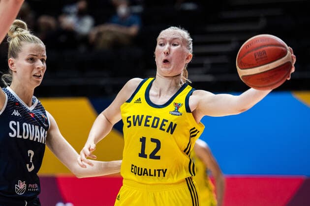 210617 Matilda Ekh of Sweden during of the FIBA Women s Eurobasket match between Sweden and Slovakia on June 17, 2021 in Valencia. Photo: Maxim ThorÃ BILDBYRAN kod MT MT0187 basket basketball national team, Nationalteam fiba women s eurobasket basket-em sverige sweden slovakien slovakia dam bbeng dag 1 day 1 Copyright: MAXIMxTHORE BB210617MT061