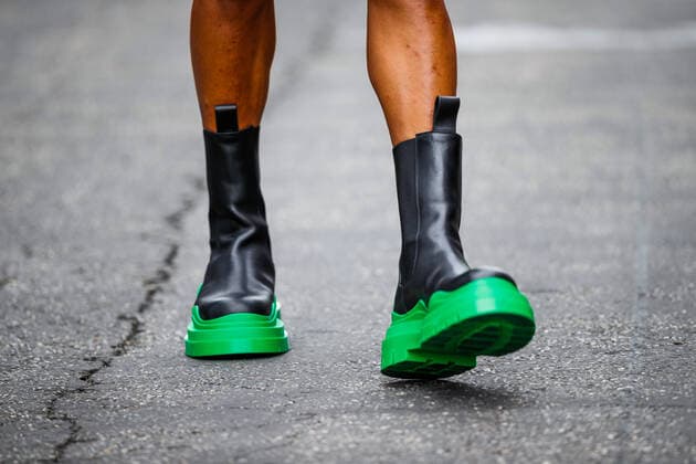 The shoes of HAMILTON Lewis (gbr), Mercedes AMG F1 GP W12 E Performance, during the Formula 1 Emirates Grand Prix de France 2021, 7th round of the 2021 FIA Formula One World Championship, WM, Weltmeisterschaft from June 18 to 20, 2021 on the Circuit Paul Ricard, in Le Castellet, France - FORMULE 1 : Grand Prix de France - Circuit Paul-Ricard - 17 06 2021 DPPI PANORAMIC  20210617_GOODEN__GO04940