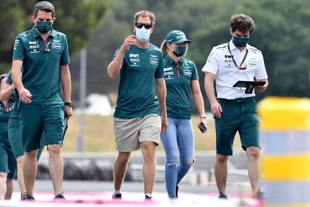 VETTEL Sebastian F1 Team Aston Martin F1 Saison 2021 GP von Frankreich bei der Besichtigung auf der Rennstrecke in Le Castellet am 17.Juni 2021 in Le Castellet
