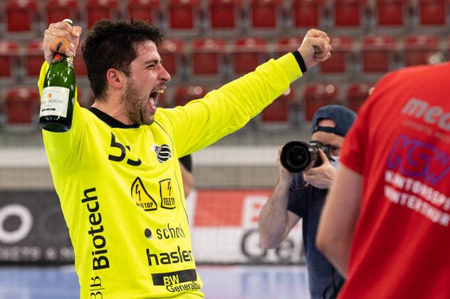 17.06.2021, Winterthur, Axa Arena, Handball Final Spiel 3: Pfadi Winterthur - Kadetten Schaffhausen, Shamir Yahav ( 55 Pfadi Winterthur) Winterthur Zürich Schweiz Copyright: xJustPictures.ch MarkusxAeschimannx