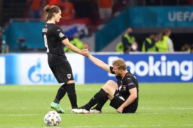 SOCCER - UEFA EURO, EM, Europameisterschaft,Fussball 2020, NED vs AUT AMSTERDAM,NETHERLANDS,17.JUN.21 - SOCCER - UEFA European Championship, EM, Europameisterschaft OEFB international match, Länderspiel, Nationalmannschaft Netherlands vs Austria. Image shows the disappointment of Marcel Sabitzer and Martin Hinteregger (AUT). GEPAxpictures xChristianxWalgram