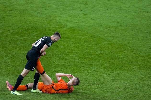 AMSTERDAM, 17-06-2021 JohanCruyff Arena, Group stage of EURO2020 between Netherlands and Austria. Netherlands player Matthijs de Ligt, Austria player Sasa Kalajdzic Netherlands - Austria  x12194709x Copyright: