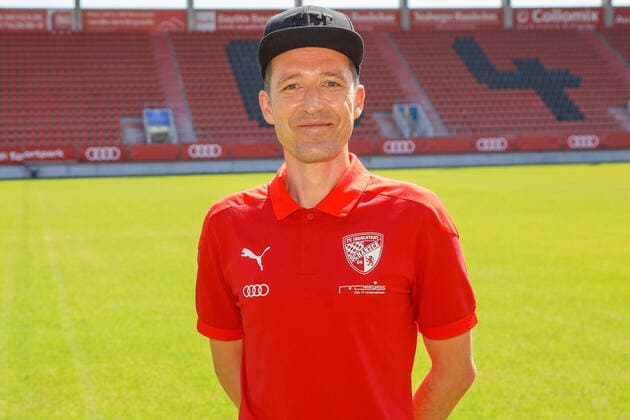 2. Fußball-Liga - Pressekonferenz - Vorstellung Cheftrainer Roberto Pätzold und Manager Profifußball Malte Metzelder - Saison 2021 2022 - FC Ingolstadt 04 - Cheftrainer FCI Roberto Pätzold - Foto: Stefan Bösl 2. Fußball-Liga - Pressekonferenz - Vorstellung Cheftrainer Roberto Pätzold und Manager Profifußball Malte Metzelder
