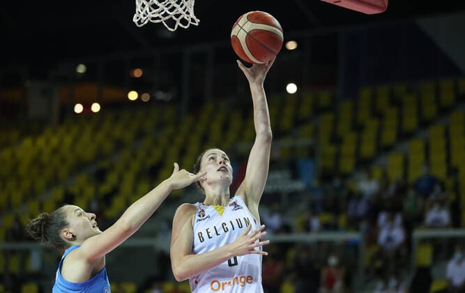 Belgian Cats Antonia Tonia Delaere fights for the ball during the match between Belgium s national women s basketball team The Belgian Cats and Slovenia, in Strasbourg, France, Friday 18 June 2021. The Belgian Cats are in France for the FIBA Women s EuroBasket 2021 European Basketball championships, that take place from 17 to 27 June. VIRGINIExLEFOUR  x3011641x