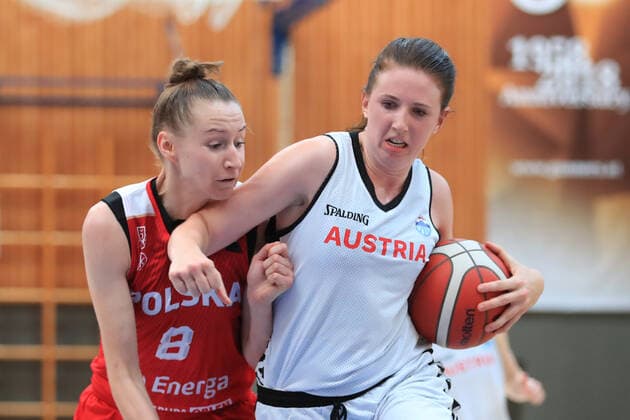 BASKETBALL - AUT vs POL, test match OBERWART,AUSTRIA,18.JUN.21 - BASKETBALL - OEBV international match, Länderspiel, Nationalmannschaft ladies, Austria vs Poland, test match. Image shows Agata Dobrowolska (POL) and Sarah Sagerer (AUT).  GEPAxpictures xMarioxBuehner