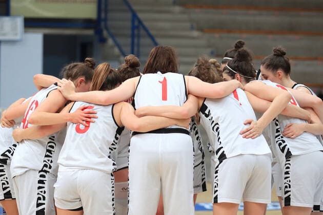 BASKETBALL - AUT vs POL, test match OBERWART,AUSTRIA,18.JUN.21 - BASKETBALL - OEBV international match, Länderspiel, Nationalmannschaft ladies, Austria vs Poland, test match. Image shows team AUT.  GEPAxpictures xMarioxBuehner