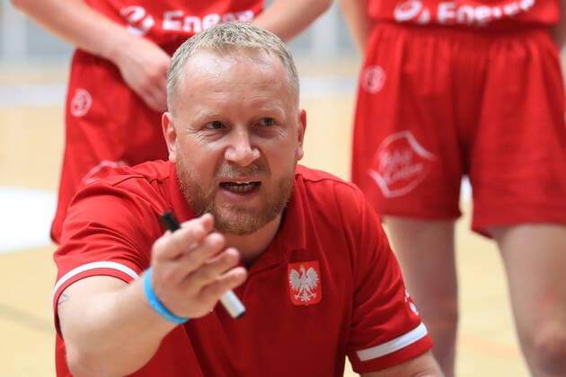 BASKETBALL - AUT vs POL, test match OBERWART,AUSTRIA,18.JUN.21 - BASKETBALL - OEBV international match, Länderspiel, Nationalmannschaft ladies, Austria vs Poland, test match. Image shows head coach Maros Kovacik (POL).  GEPAxpictures xMarioxBuehner