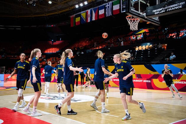 210618 Players of Sweden during warm up ahead of the FIBA Women s Eurobasket match between Spain and Sweden on June 18, 2021 in Valencia. Photo: Maxim ThorÃ BILDBYRAN kod MT MT0189 basket basketball national team, Nationalteam fiba women s eurobasket basket-em spanien spain sverige sweden dam bbeng dag 2 Copyright: MAXIMxTHORE BB210618MT068
