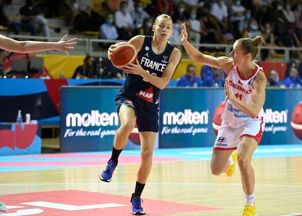 Katerina Elhotova of Czech Republic and Marine Johannes of France pictured during FIBA Women s Eurobasket match between France and Czech Republic on JUNE 18, 2021 in Strasbourg, France,18 06 2021 BASKET BALL : Republique Tcheque vs France - Eurobasket Feminin - 18 06 2021 PhilippeCrochet Panoramic 