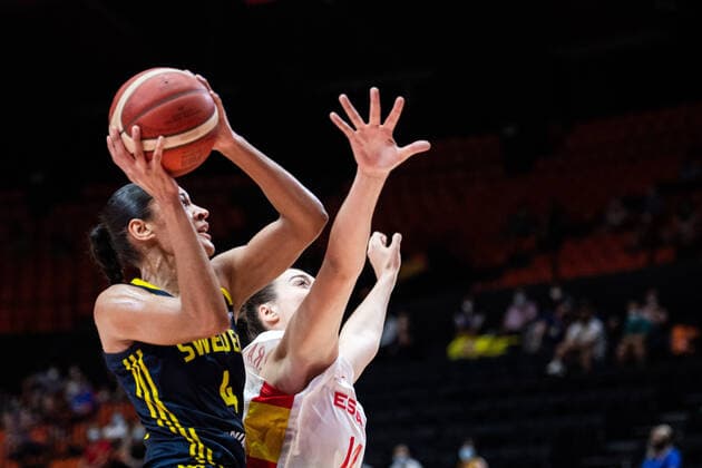 210618 Nathalie Fontaine of Sweden during the FIBA Women s Eurobasket match between Spain and Sweden on June 18, 2021 in Valencia. Photo: Maxim ThorÃ BILDBYRAN kod MT MT0189 basket basketball national team, Nationalteam fiba women s eurobasket basket-em spanien spain sverige sweden dam bbeng dag 2 Copyright: MAXIMxTHORE BB210618MT075