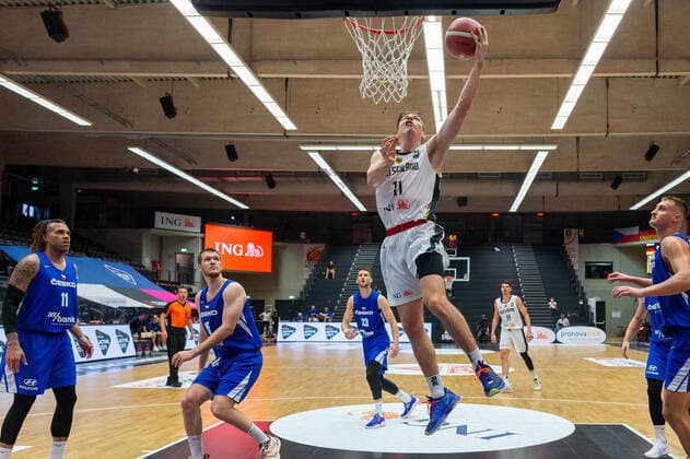 Basketball Hamburg 18.06.2021 Supercup Nationalmannschaft Deutschland (GER) - Tschechien (CZE) Justus Hollatz (Deutschland, No.11)