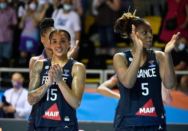 Gabby Williams of France and Endene Miyen of France celebrates the win pictured during FIBA Women s Eurobasket match between France and Czech Republic on JUNE 18, 2021 in Strasbourg, France,18 06 2021 BASKET BALL : Republique Tcheque vs France - Eurobasket Feminin - 18 06 2021 PhilippeCrochet Panoramic 
