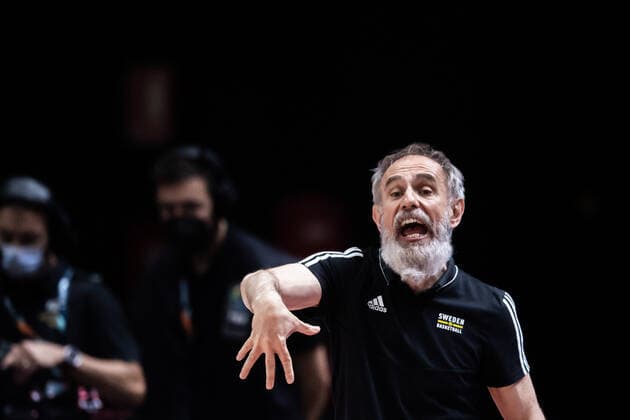 210618 head coach Marco Crespi of Sweden during the FIBA Women s Eurobasket match between Spain and Sweden on June 18, 2021 in Valencia. Photo: Maxim ThorÃ BILDBYRAN kod MT MT0189 basket basketball national team, Nationalteam fiba women s eurobasket basket-em spanien spain sverige sweden dam bbeng dag 2 Copyright: MAXIMxTHORE BB210618MT121