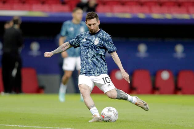 Argentina x Uruguay BRASÍLIA, DF - 18.06.2021: ARGENTINA X URUGUAY - Match between , Argentina x Uruguay valid for the second round Copa America Brazil 2021, held at the Estádio Nacional De Brasília Mané Garrincha, on Friday (18). In the photo, Player Messi Argentin (Photo: Francisco Stuckert Fotoarena) x2081044x  FranciscoxStuckert