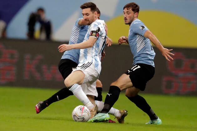 Argentina x Uruguay BRASÍLIA, DF - 18.06.2021: ARGENTINA X URUGUAY - Match between , Argentina x Uruguay valid for the second round Copa America Brazil 2021, held at the Estádio Nacional De Brasília Mané Garrincha, on Friday (18). In the photo, Player Messi Argentina vs. Matias Vina Uruguay. (Photo: Francisco Stuckert Fotoarena) x2081058x  FranciscoxStuckert