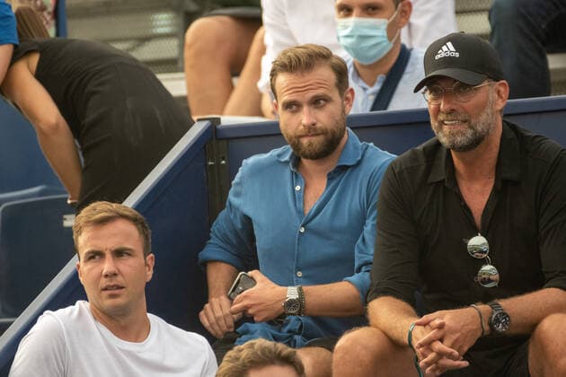 Sport Bilder des Tages 20210618 Mallorca Championships 2021 - Opening Ceremony SANTA PONSA, SPAIN - JUNE 18 2021 : Marc Klopp, Juergen Klopp, Mario Goetze at - Mallorca Championships 2021 - Opening Ceremony on June 18, 2021 in Santa Ponsa, . Santa Ponsa Baleares Spain