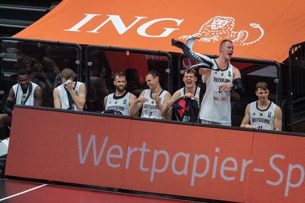Basketball Hamburg 18.06.2021 Supercup Nationalmannschaft Deutschland (GER) - Tschechien (CZE) Jubel Deutschland Danilo Barthel (Deutschland, No.22) Johannes Voigtmann (Deutschland, No.07) Moritz Wagner (Deutschland, No.13) Robin Benzing (Deutschland, No.12) Justus Hollatz (Deutschland, No.11) und andere