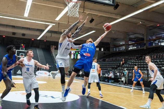 Basketball Hamburg 19.06.2021 Supercup Nationalmannschaft Tschechien (CZE) - Italien (ITA) Niccolo Mannion (Italien, No.01) Patrick Auda (Tschechien, No.01)