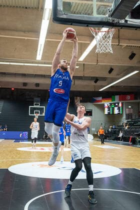 Basketball Hamburg 19.06.2021 Supercup Nationalmannschaft Tschechien (CZE) - Italien (ITA) Nicolo Melli (Italien, No.09) Ondrej Sehnal (Tschechien, No.19)