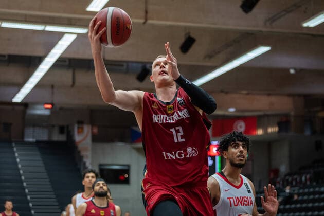 Basketball Hamburg 19.06.2021 Supercup Nationalmannschaft Deutschland (GER) - Tunesien (TUN) Robin Benzing (Deutschland, No.12)