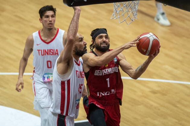 Basketball Hamburg 19.06.2021 Supercup Nationalmannschaft Deutschland (GER) - Tunesien (TUN) Joshiko Saibou (Deutschland, No.01) Radhouane Slimane (Tunesien, No.45)