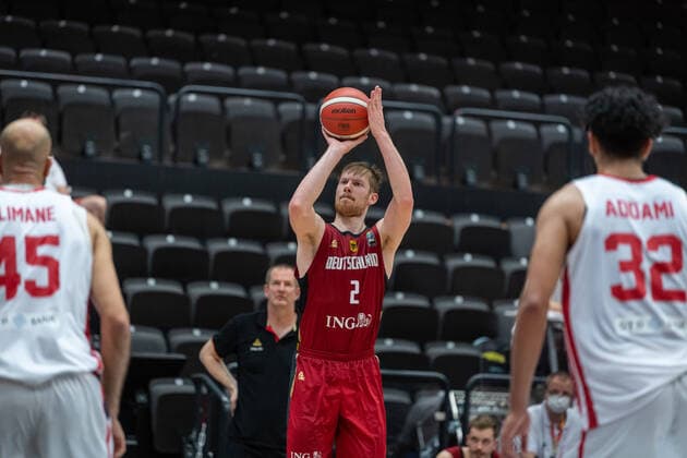 Basketball Hamburg 19.06.2021 Supercup Nationalmannschaft Deutschland (GER) - Tunesien (TUN) Luc Van Slooten (Deutschland, No.02)