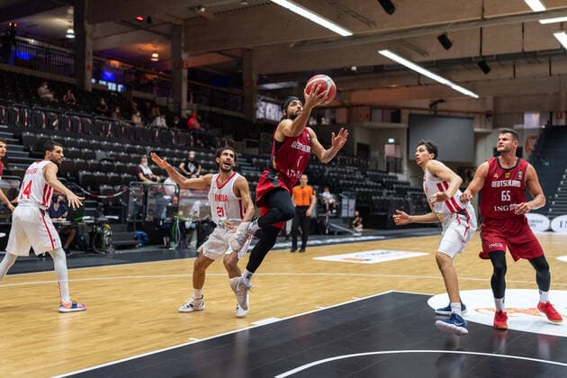 Basketball Hamburg 19.06.2021 Supercup Nationalmannschaft Deutschland (GER) - Tunesien (TUN) Joshiko Saibou (Deutschland, No.01) Jaouhar Jaouadi (Tunesien, No.21)