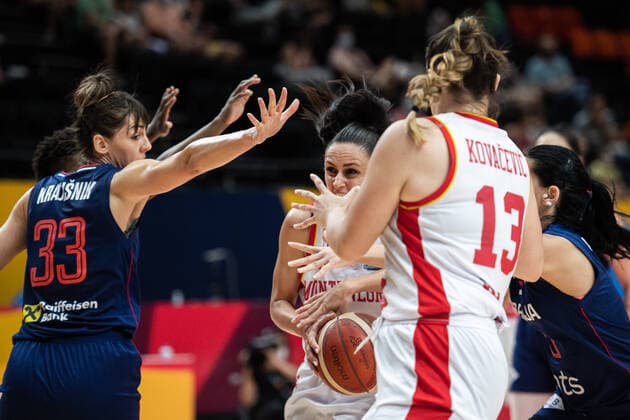 210620 Milica Jovanovic of Montenegro during the FIBA Women s Eurobasket match between Montenegro and Serbia on June 20, 2021 in Valencia. Photo: Maxim ThorÃ BILDBYRAN kod MT MT0191 basket basketball national team, Nationalteam fiba women s eurobasket basket-em Montenegro Serbien serbia dam bbeng dag 4 Copyright: MAXIMxTHORE BB210620MT002