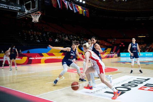 210620 Tina Krajisnik of Serbia during the FIBA Women s Eurobasket match between Montenegro and Serbia on June 20, 2021 in Valencia. Photo: Maxim ThorÃ BILDBYRAN kod MT MT0191 basket basketball national team, Nationalteam fiba women s eurobasket basket-em Montenegro Serbien serbia dam bbeng dag 4 Copyright: MAXIMxTHORE BB210620MT011