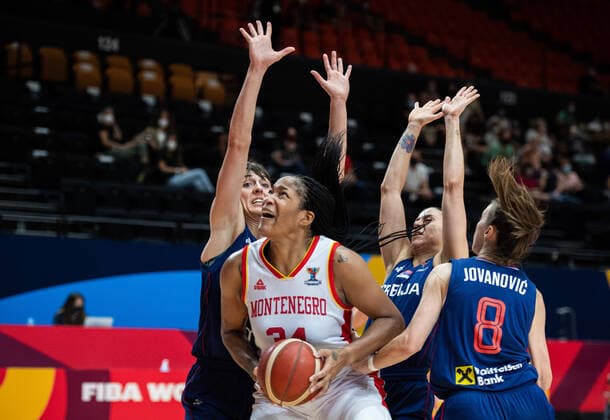 210620 Markeisha Gatling of Montenegro during the FIBA Women s Eurobasket match between Montenegro and Serbia on June 20, 2021 in Valencia. Photo: Maxim ThorÃ BILDBYRAN kod MT MT0191 basket basketball national team, Nationalteam fiba women s eurobasket basket-em Montenegro Serbien serbia dam bbeng dag 4 Copyright: MAXIMxTHORE BB210620MT015