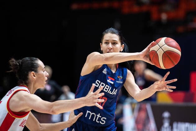 210620 Dajana Butulija of Serbia during the FIBA Women s Eurobasket match between Montenegro and Serbia on June 20, 2021 in Valencia. Photo: Maxim ThorÃ BILDBYRAN kod MT MT0191 basket basketball national team, Nationalteam fiba women s eurobasket basket-em Montenegro Serbien serbia dam bbeng dag 4 Copyright: MAXIMxTHORE BB210620MT019