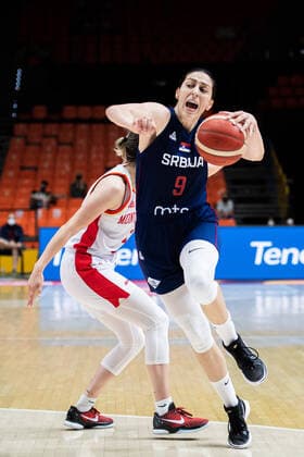 210620 Jelena Brooks of Serbia during the FIBA Women s Eurobasket match between Montenegro and Serbia on June 20, 2021 in Valencia. Photo: Maxim ThorÃ BILDBYRAN kod MT MT0191 basket basketball national team, Nationalteam fiba women s eurobasket basket-em Montenegro Serbien serbia dam bbeng dag 4 Copyright: MAXIMxTHORE BB210620MT022
