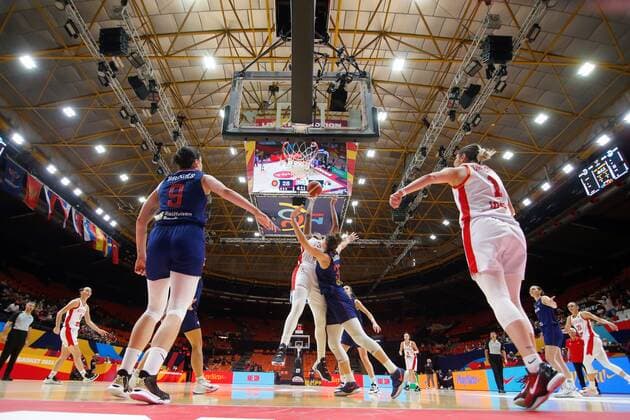 Montenegrinian pivot Markeisha Gatling (2L) tries to score next to Serbian pivot Tina Krajisnik (2R) during the Women Eurobasket 2021 game between Montenegro and Serbia played at San Luis pavilion in Valencia, eastern of Spain on 17 June 2021. Montenegro vs Serbia !ACHTUNG: NUR REDAKTIONELLE NUTZUNG!  Copyright: xMiguelxAngelxPolox GRAF4443 20210620-637597923312585229