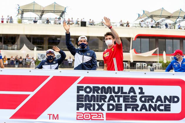 FORMULA 1 FRENCH GRAND PRIX, 20 06 2021 Circuit Paul Ricard, Le Castellet, France on 20 June 2021 Pierre Gasly (FRA), Scuderia AlphaTauri AT02 and Charles Leclerc (MON), Scuderia Ferrari SF21 wave to fans on parade during the Formula 1 Emirates Grand Prix De France 2021 Editorial Use Only Copyright: xPhilxDuncanx ESM-0022-0046