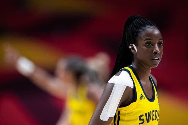 210620 Binta Drammeh of Sweden during the FIBA Women s Eurobasket match between Sweden and Belarus on June 20, 2021 in Valencia. Photo: Maxim ThorÃ BILDBYRAN kod MT MT0192 basket basketball national team, Nationalteam fiba women s eurobasket basket-em sverige sweden belarus vitryssland dam bbeng dag 4 Copyright: MAXIMxTHORE BB210620MT064