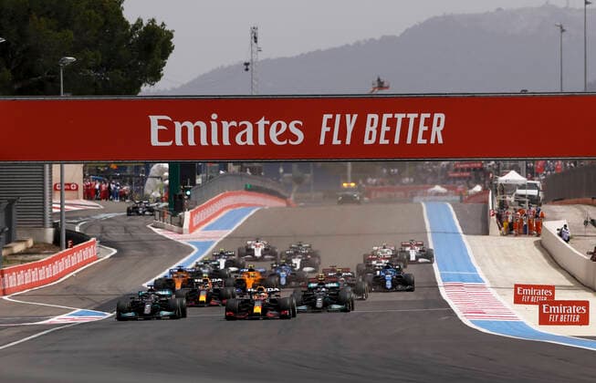 Start, 33 Max Verstappen (NED, Red Bull Racing), 44 Lewis Hamilton (GBR, Mercedes-AMG Petronas F1 Team), 77 Valtteri Bottas (FIN, Mercedes-AMG Petronas F1 Team), F1 Grand Prix of France at Circuit Paul Ricard on June 20, 2021 in Le Castellet, France. (Photo by HOCH ZWEI) Le Castellet France