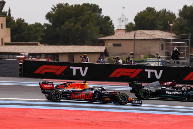 Start, 33 Max Verstappen (NED, Red Bull Racing), 44 Lewis Hamilton (GBR, Mercedes-AMG Petronas F1 Team), F1 Grand Prix of France at Circuit Paul Ricard on June 20, 2021 in Le Castellet, France. (Photo by HOCH ZWEI) Le Castellet France