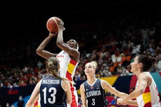 210620 Astou Ndour of Spain during the FIBA Women s Eurobasket match between Spain and Slovakia on June 20, 2021 in Valencia. Photo: Maxim ThorÃ BILDBYRAN kod MT MT0193 basket basketball national team, Nationalteam fiba women s eurobasket basket-em spanien spain slovakien slovakia dam bbeng dag 4 Copyright: MAXIMxTHORE BB210620MT144