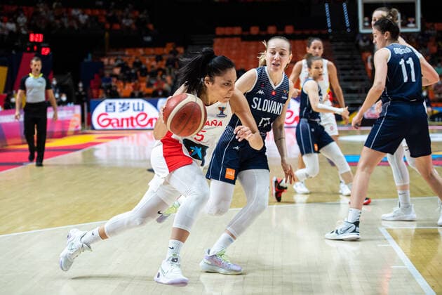 210620 Cristina Ouvina of Spain during the FIBA Women s Eurobasket match between Spain and Slovakia on June 20, 2021 in Valencia. Photo: Maxim ThorÃ BILDBYRAN kod MT MT0193 basket basketball national team, Nationalteam fiba women s eurobasket basket-em spanien spain slovakien slovakia dam bbeng dag 4 Copyright: MAXIMxTHORE BB210620MT149