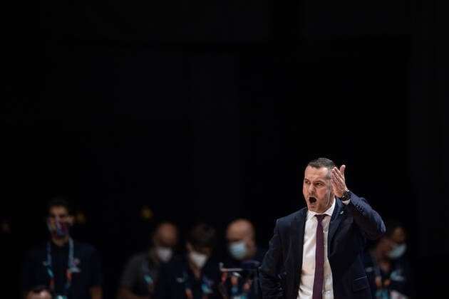 210620 Head coach Juraj Suja of Slovakia during the FIBA Women s Eurobasket match between Spain and Slovakia on June 20, 2021 in Valencia. Photo: Maxim ThorÃ BILDBYRAN kod MT MT0193 basket basketball national team, Nationalteam fiba women s eurobasket basket-em spanien spain slovakien slovakia dam bbeng dag 4 Copyright: MAXIMxTHORE BB210620MT155