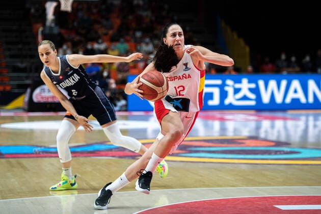 210620 Maite Cazorla of Spain during the FIBA Women s Eurobasket match between Spain and Slovakia on June 20, 2021 in Valencia. Photo: Maxim ThorÃ BILDBYRAN kod MT MT0193 basket basketball national team, Nationalteam fiba women s eurobasket basket-em spanien spain slovakien slovakia dam bbeng dag 4 Copyright: MAXIMxTHORE BB210620MT157