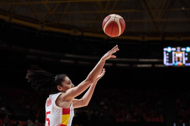 210620 Cristina Ouvina of Spain during the FIBA Women s Eurobasket match between Spain and Slovakia on June 20, 2021 in Valencia. Photo: Maxim ThorÃ BILDBYRAN kod MT MT0193 basket basketball national team, Nationalteam fiba women s eurobasket basket-em spanien spain slovakien slovakia dam bbeng dag 4 Copyright: MAXIMxTHORE BB210620MT161